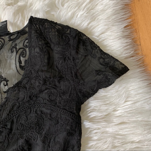 NWT XXI Black Lace Short Sleeve Romper Size Medium - Picture 6 of 6